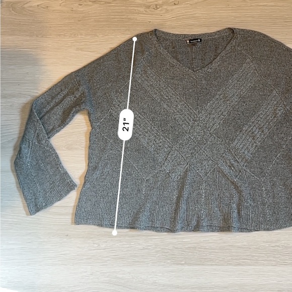Smartwool Women's Shadow Pine Cable V-Neck Sweater - M - Picture 6 of 8